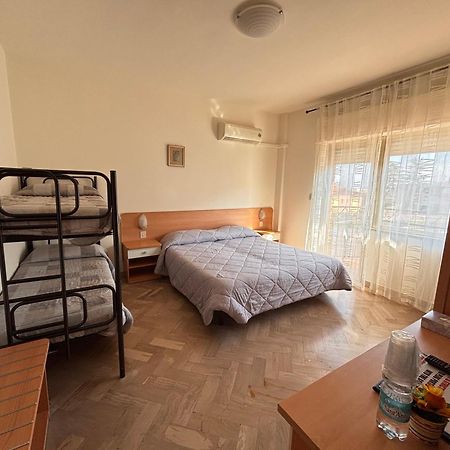 Hotel Crocenzi Σαν Μαρίνο Εξωτερικό φωτογραφία