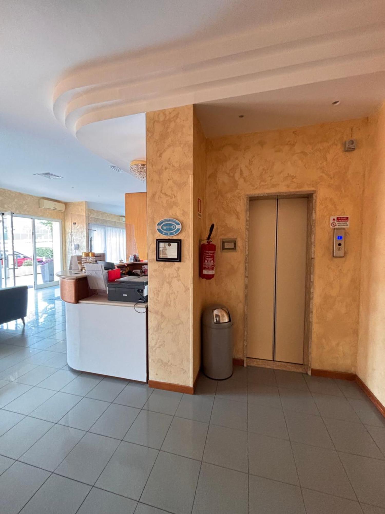 Hotel Crocenzi Σαν Μαρίνο Εξωτερικό φωτογραφία