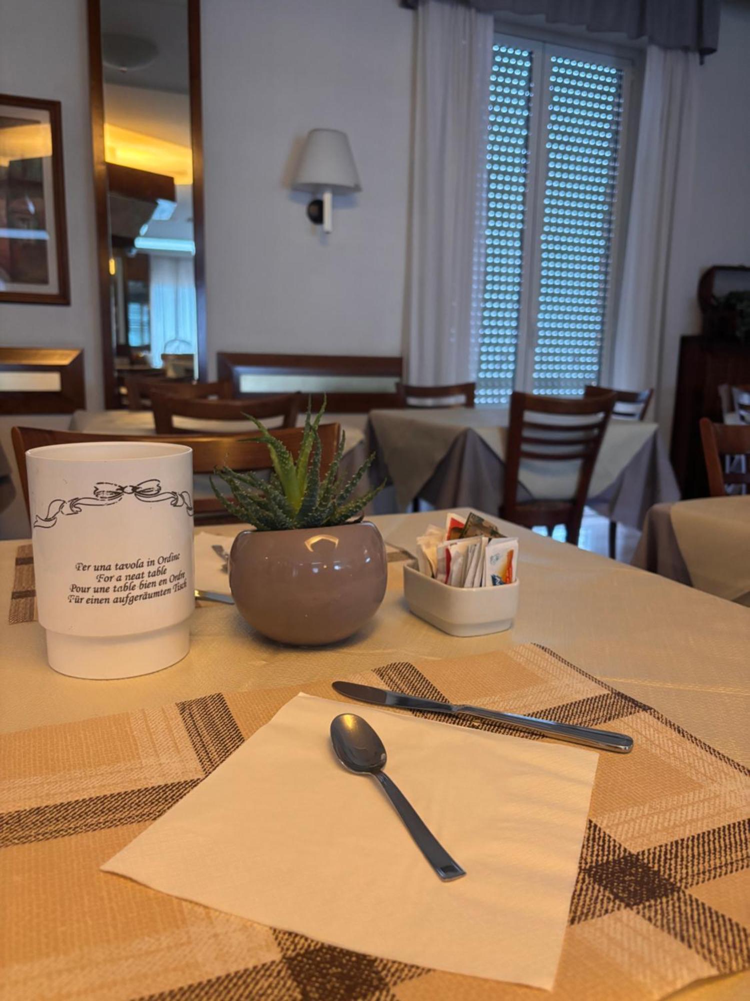Hotel Crocenzi Σαν Μαρίνο Εξωτερικό φωτογραφία