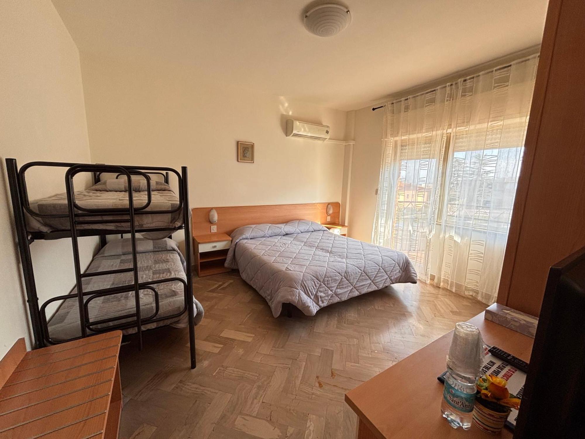 Hotel Crocenzi Σαν Μαρίνο Εξωτερικό φωτογραφία